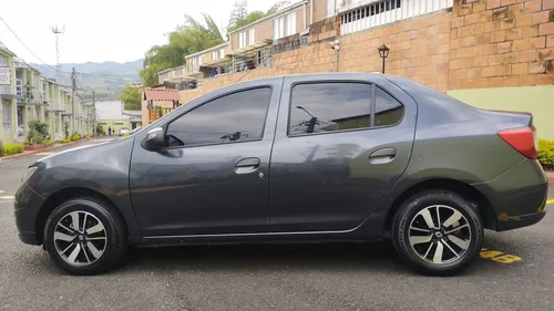 Renault Logan 1.6 Expression / Life +