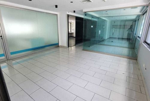 Edificio Oficinas Alquiler Piantini, Santo Domingo