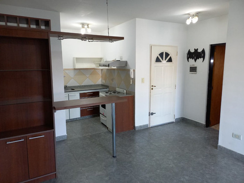 Venta Departamento Dos Ambientes Con Balcon Moron