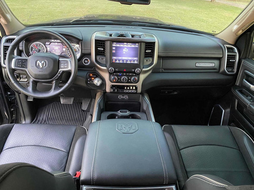Dodge Ram 2500 Laramie 6.4 L