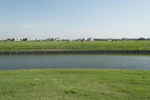 Imagen 1 de 4 de Hermoso Lote Al Agua En Barrio Virazón De Nordelta