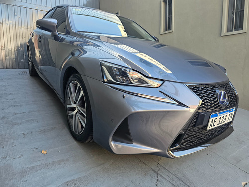 Lexus IS 2.5 300H Luxury