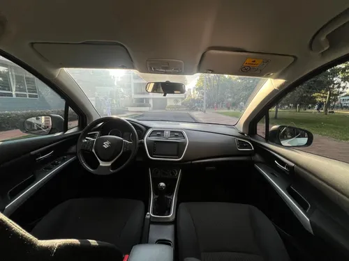 Suzuki S-Cross 1.6 GL 2WD MT