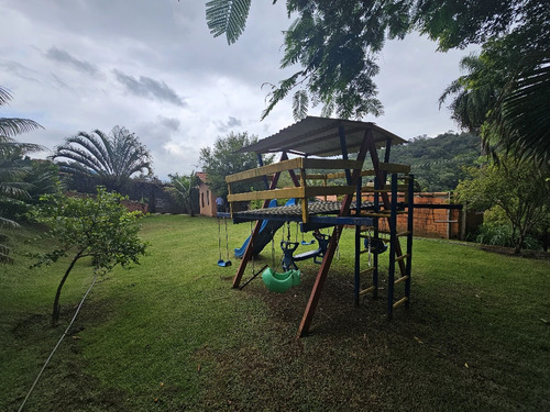 Chácara Em Condomínio Fechado Com Linda Vista