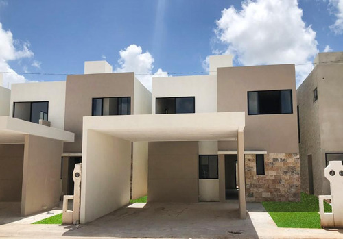 Casa En Venta En Tixcacal, Mérida Con Amenidades