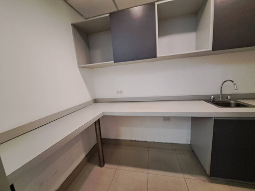 Mml (102mts2) En Venta Local Comercial En La Torre Bnc (antes Bod) Planta Baja, 120.000$ (solo Clientes, No Insistas !!)!solo Clientes !!!