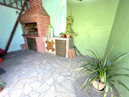 Venta Casa, A Dos Cuadras De 8 De Octubre, 3 Dormitorios