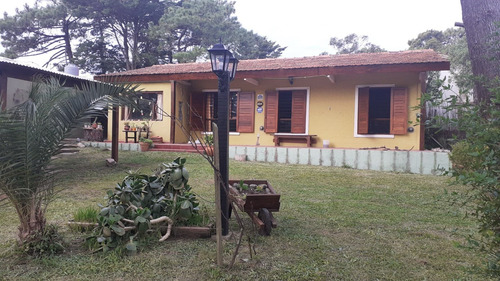 Imagen 1 de 16 de Se Vende Luminoso Chalet, Ideal Para Vivienda Permanente!!!