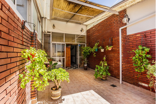 Casa . Dúplex . 4 Ambientes . Patio . Cochera . Apto Credito . Permuta . Ramos Mejia