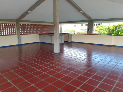 Venta Bello Apartamento Amoblado, Piso 3, Conjunto Resid. La Costanera, Higuerote