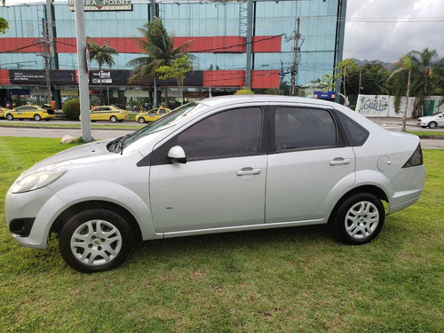 Imagem 2 de 12 de Ford New Fiesta Sedan 1.6 Se (flex)