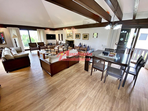 Hermosa Casa En Venta En Playa Mansa- Ref: 5740