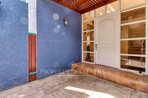 Casa De 3 Dormitorios Más Servicios En Jardines De...