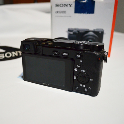 Sony Alpha Kit 6100 + Lente 16-50mm F/3.5-5.6 Oss Ilce-6100