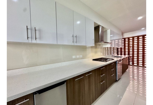 Se Alquila Apto 206m2 3h+s/5b/3p Lomas De Las Mercedes