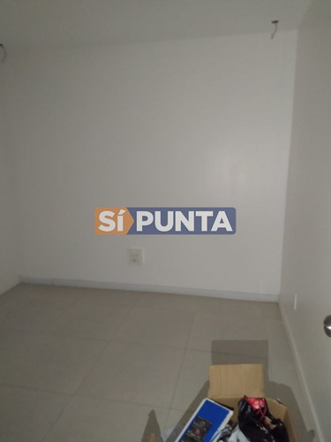 Imagen 8 de 16 de Local En Gorlero En Venta