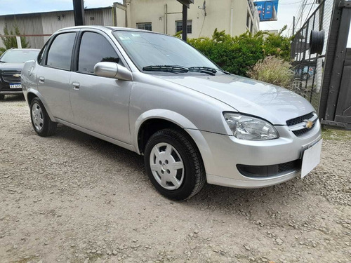 Imagen 4 de 11 de Chevrolet Classic 1.4 4 Ptas Aa Año 2014