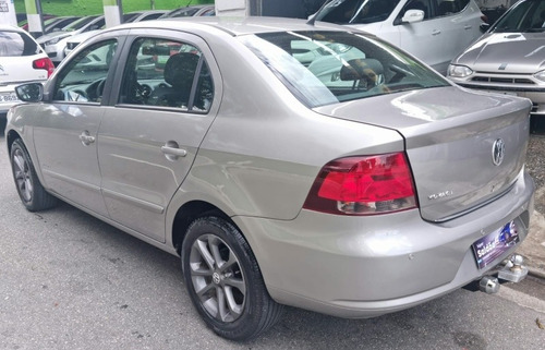 Imagem 4 de 8 de Volkswagen Voyage 2011 1.0 Vht Trend Total Flex 4p
