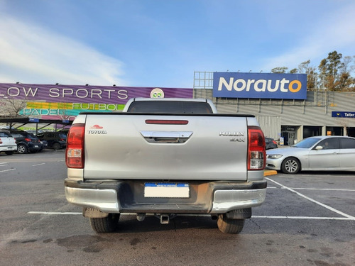Toyota Hilux 2.8 Cd Srx 177cv 4x4 At