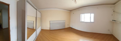 Casa À Venda Na Rua Quaresma, Marechal Hermes, Rio De Janeiro - Rj - Liv-11242
