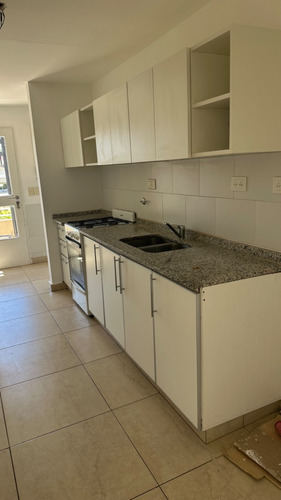 Depto 2 Ambientes Con Terraza Propia. Las Lomas, Beccar