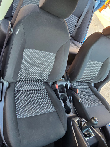 Nissan Versa 1.6 Sense Mt