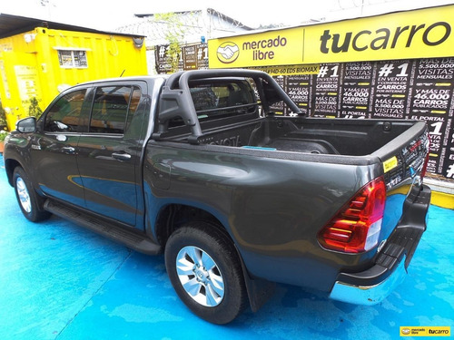 Imagen 5 de 15 de Toyota Hilux 2.8 Edición 50 Aniversary