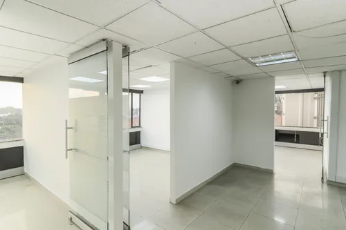 Oficina En Arriendo En Centro Internacional. Cod A1094006
