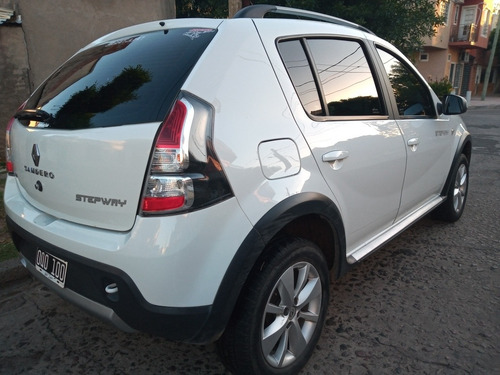 Renault Sandero Stepway 1.6 Confort 105cv 2015. Con Gnc