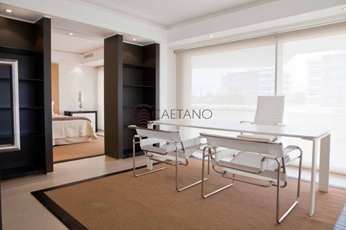 Imagen 8 de 24 de Penthouse En Venta Seis Dormitorios Y Servicio Frente Al Mar - Punta Del Este Brava