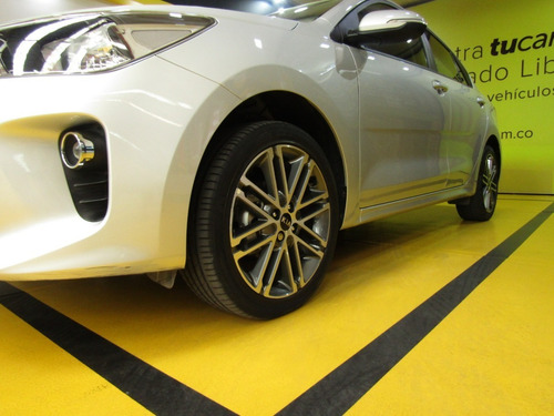 Kia Rio Vibrant Mt 1400cc