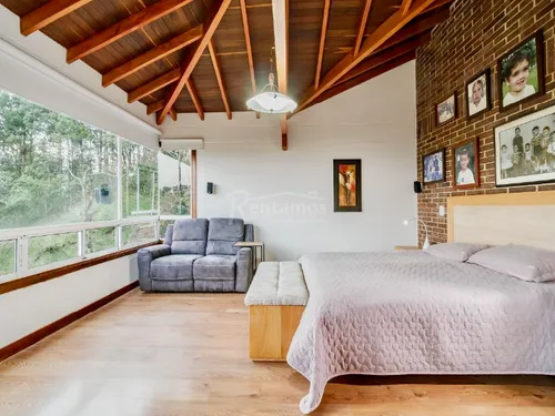 Casa En Venta En Loma Del Escobero. Cod V776118