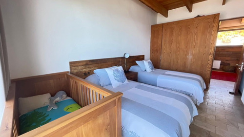 Espectacular Casa En Zapallar, Frente Al Mar, En Arriendo !
