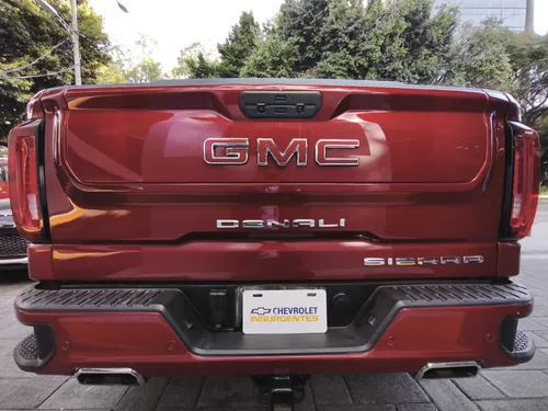 GMC Sierra 6.2 Denali Dvd At