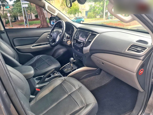 Imagem 3 de 10 de Mitsubishi L200 Triton 2.4 Outdoor