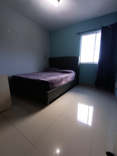 Elena Hidalgo Vende Apartamento En La Urbanización El Parral Residencia Royal Palace Posee Hermosa Vista, Fácil Acceso A La Autopista, Cercano A Centros Comerciales (solo Clientes)
