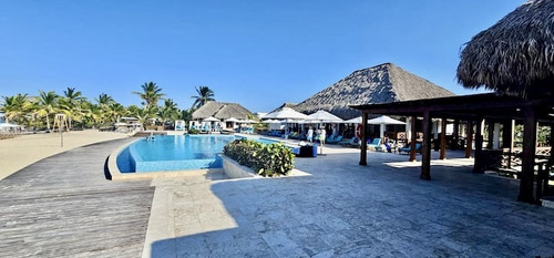 Apartamento En Venta En Punta Cana, Frente Al Campo De Golf