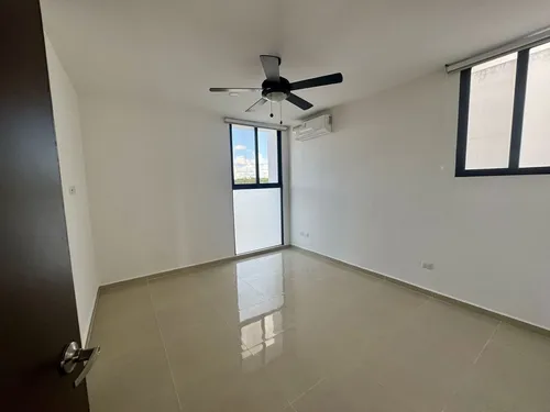 Residencia En Venta De 4 Recámaras En Privada Amanthea.