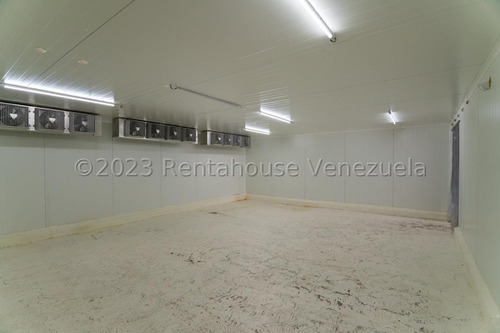 Edificio Comercial En Alquiler En Chacao Cda 25-5274 Yf