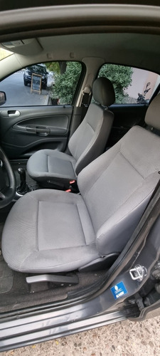 Imagen 9 de 11 de Volkswagen Gol Trend 2010 1.6 Pack Ii