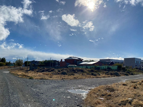 Venta De Lote En Esquina El Calafate, Balcon Del Aeropuerto.