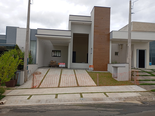 Casa De 3 Quartos, Fino Acabamento, Área Gourmet, Suite E Lavabo A Venda No Condomínio Village Moutonee Em Salto/sp.