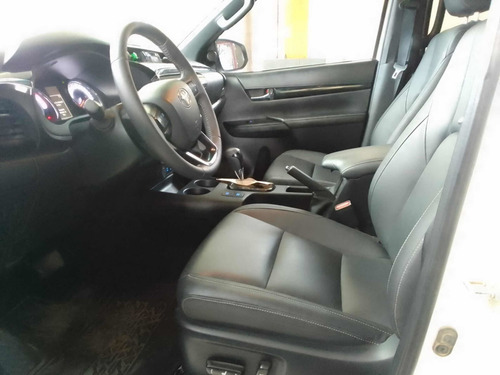 Imagen 8 de 24 de Toyota Hilux 2020 2.8 Cd Srx 177cv 4x4 At