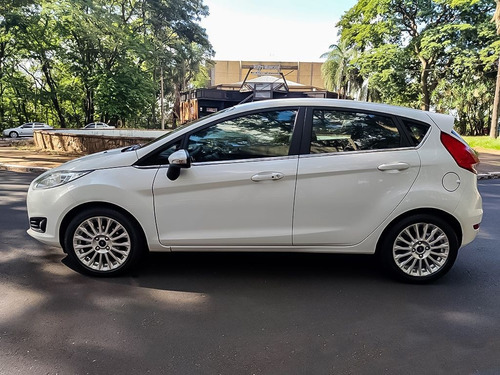 Imagem 11 de 14 de Ford Fiesta 1.6 Titanium Hatch 16v