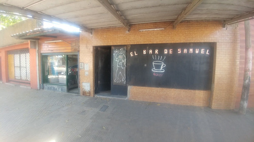 Imagen 2 de 13 de Dos Locales Con Terreno En Avenida Zona Sur