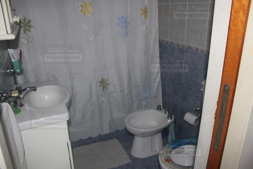 Casa De 2 Dormitorios, 2 Baños, Con Garage, Pileta De Natación Y Parrilla