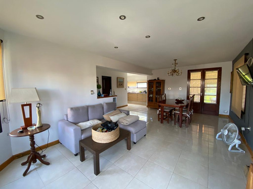 Casa En Venta De 3 Dormitorios Con Pileta En Roldan - Acequias Del Aire