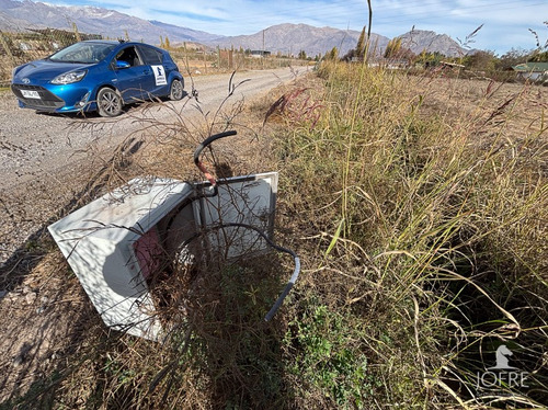 Parcela De Agrado En Sector Los Villares, Calle Larga.