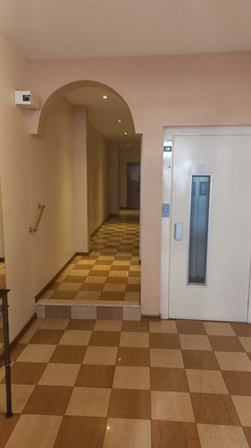 Departamento De 2 Ambientes En Pleno Centro Comercial De Flores - Nuevo Wp De Contacto 1137868438!