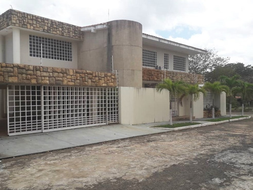 Imagen 1 de 27 de Casa Amplia Ubicada En Urbanización Chilemex, Puerto Ordaz